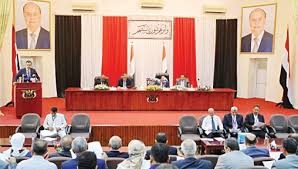 برلمان الحكومة يهاجم نواب الحوثيين ويصفهم "بالدمى والمستخدمين"