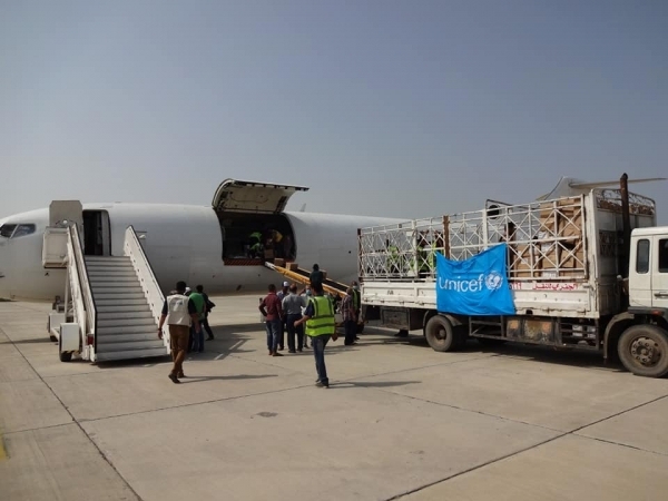 اليونسيف تقدم شحنة دوائية ومسحات خاصة لفيروس كورونا إلى اليمن