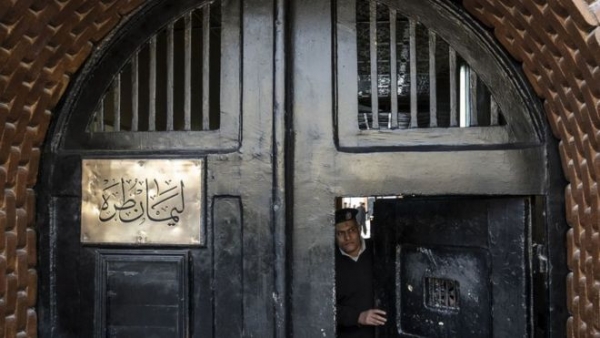 هيومن رايتس ووتش تطالب مصر بتوفير سبل الوقاية من وباء كورونا للسجناء والإفراج عن المزيد