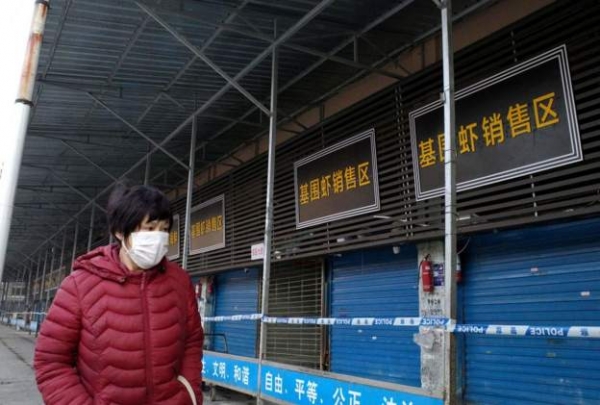 طبيب صيني : بكين أخفت حقيقة حجم تفشي فيروس كورونا في بداياته