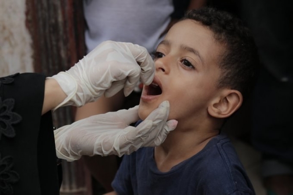 انتقادا رسمية للصحة العالمية لاستثناء مخيمات النازحين من حملة التحصين ضد شلل الأطفال في مارب
