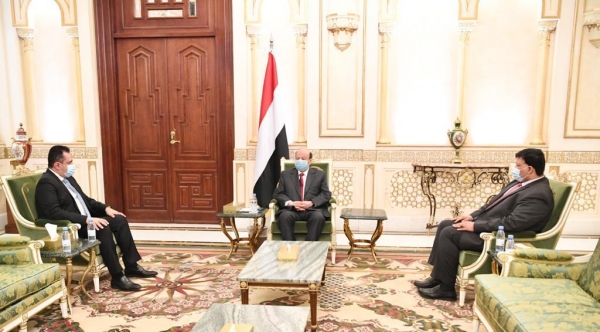 هادي يلتقي رئيس الحكومة المُكلّف معين عبدالملك في الرياض