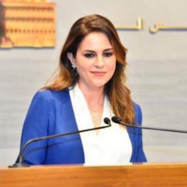 استقالة وزيرة الإعلام اللبنانية منال عبد الصمد من الحكومة