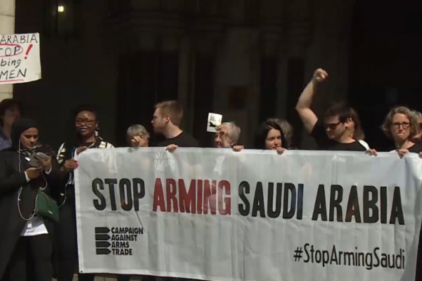 مسيرة في لندن للمطالبة بوقف بيع الأسلحة للسعودية والإمارات ووقف الحرب على اليمن