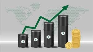 أسعار النفط تتجه لزيادة أسبوعية ثانية في ظل تنامي الطلب على الوقود