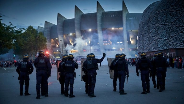 هجمات على شرطة باريس وتخريب متاجر عقب خسارة "سان جيرمان"