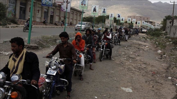 الحكومة اليمنية تتهم الحوثيين بافتعال أزمة الوقود لتعزيز السوق السوداء