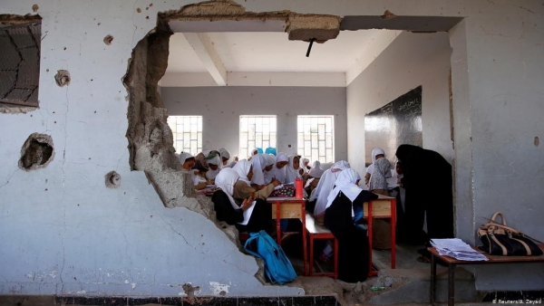 اليمن.. عام دراسي جديد تحاصره نيران الحرب وغلاء المعيشية (تقرير)