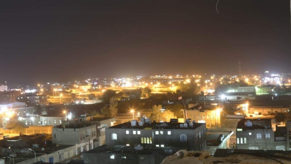 الحوثيون يهاجمون مدينة مأرب بصواريخ باليستية وطائرات مسيرة