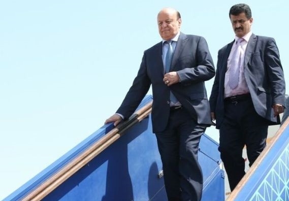 الرئيس هادي يصل الكويت على رأس وفد رفيع  لتقديم واجب العزاء في الأمير الراحل