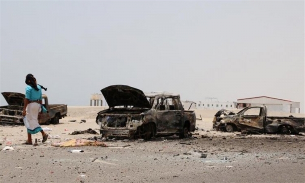 وزير سابق يكشف عن تورط مسؤول كبير في الدولة بمنح الإمارات إذن قصف وقوات الجيش