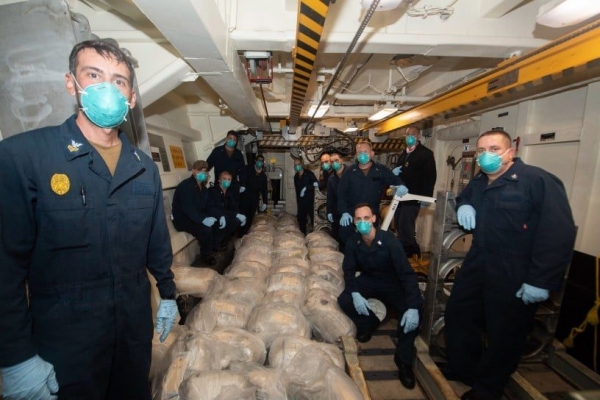 البحرية الامريكية تعلن ضبط شحنة مخدرات في بحر العرب