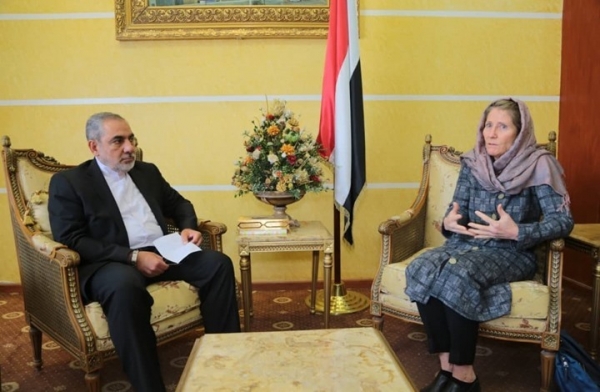الحكومة اليمنية تحتج على لقاء الصليب الأحمر لدبلوماسي إيراني بصنعاء
