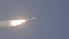 التحالف يعلن اعتراض صاروخ باليستي حوثي في سماء جازان