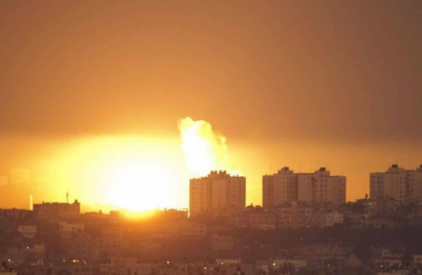 رغم إعلان التهدئة.. غارات إسرائيلية على غزة والمقاومة ترد