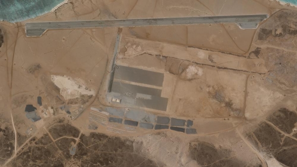 اسوشيتد برس: الإمارات تبني قاعدة جوية في جزيرة ميون