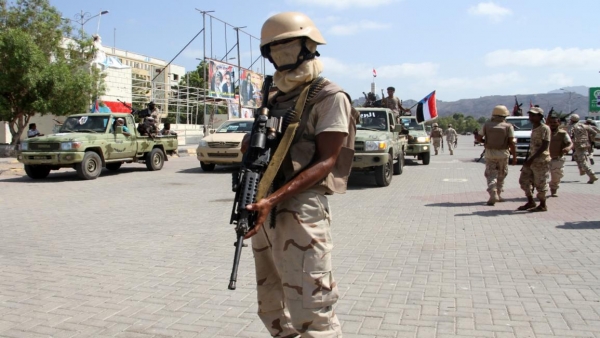 عدن..إصابة 3 من عناصر الحزام الأمني بانفجار عبوة ناسفة