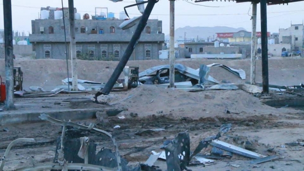 مقتل وإصابة نحو 20 مدنياً بقصف حوثي استهدف محطة وقود بمأرب