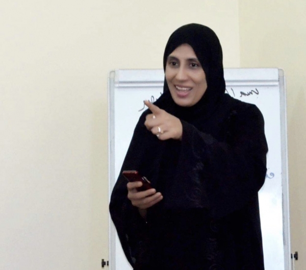 منظمة حقوقية تدين اختطاف ناشطة في عدن وتُحمل الانتقالي مسؤولية حياتها