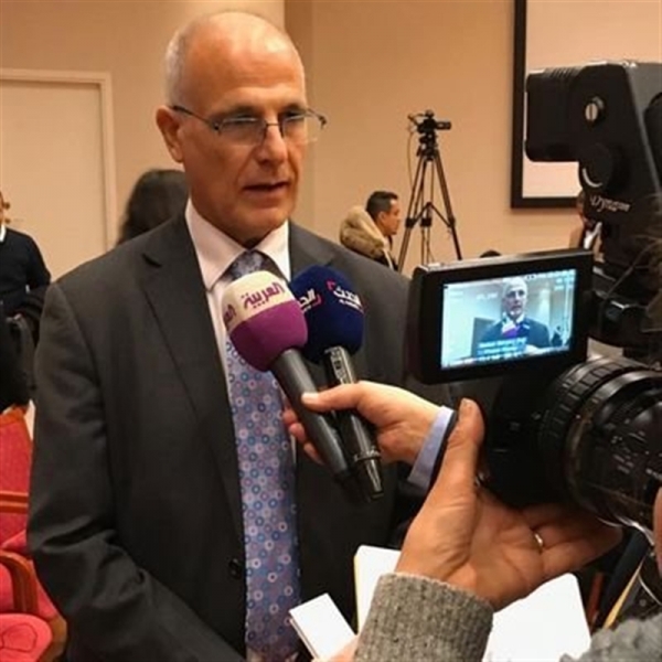 السفير البريطاني يحذر من تصعيد مخالف لاتفاق الرياض في جنوب اليمن