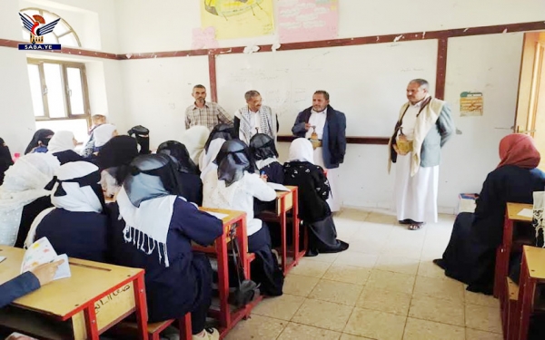 جماعة الحوثي تعلن عن "حافز مالي" شهري للمعلمين