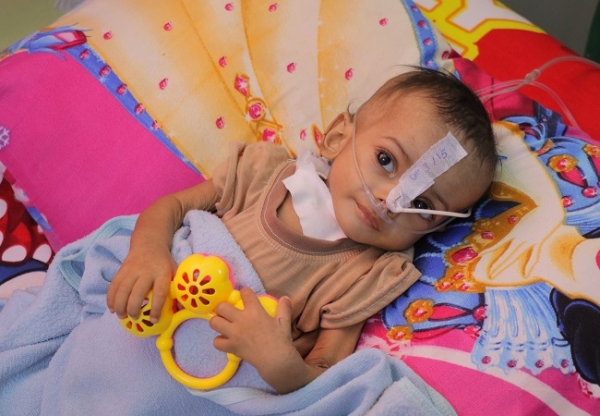 أنقذوا الأطفال: ارتفاع الأسعار وتراجع العملة يدفع أطفال اليمن نحو المزيد من الجوع 