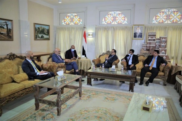 السفير الهولندي يتعهد بدعم دولته للقطاع الصحي اليمني