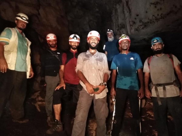 الفريق العماني اليمني الجيولوجي ينهي زيارته الاستكشافية للكهوف والمغارات بالمهرة