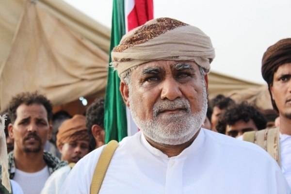 الشيخ الحريزي يدعو اليمنيين لرفض سياسة التجويع التي يمارسها التحالف