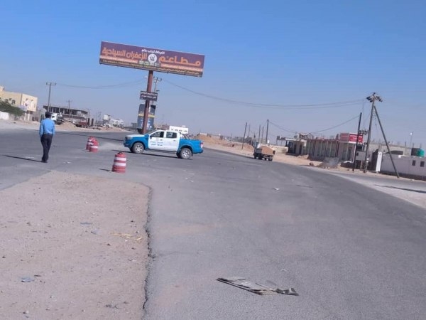 شرطة السير بالمهرة تعتزم وضع خطوط تحذيرية وكاميرات مراقبة في التقاطعات