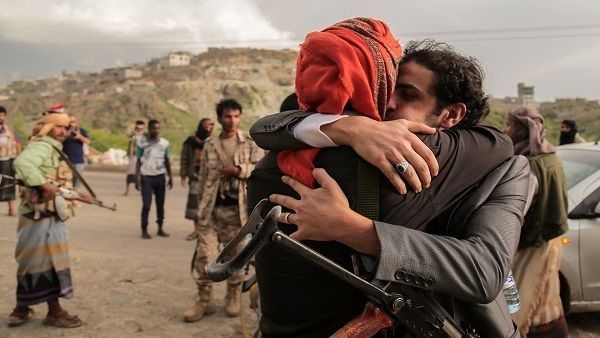 المبعوث الأممي يحث الأطراف اليمنية على تبادل كشوفات الأسرى