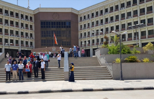 مصر..جامعة أسيوط تمنح درجة الدكتوراه لباحث يمنى بعد وفاته