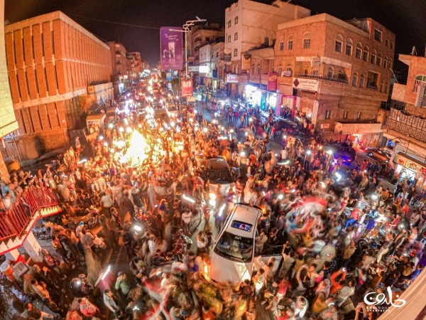 ابتهاج شعبي واسع وتظاهرات فرائحة بمناسبة تتويج ناشئي اليمن ببطولة غرب آسيا