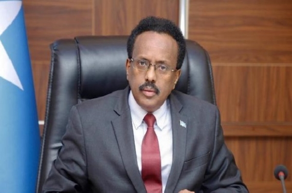 الصومال.. الرئيس فرماجو يأمر بعدم الإفراج عن أموال إماراتية