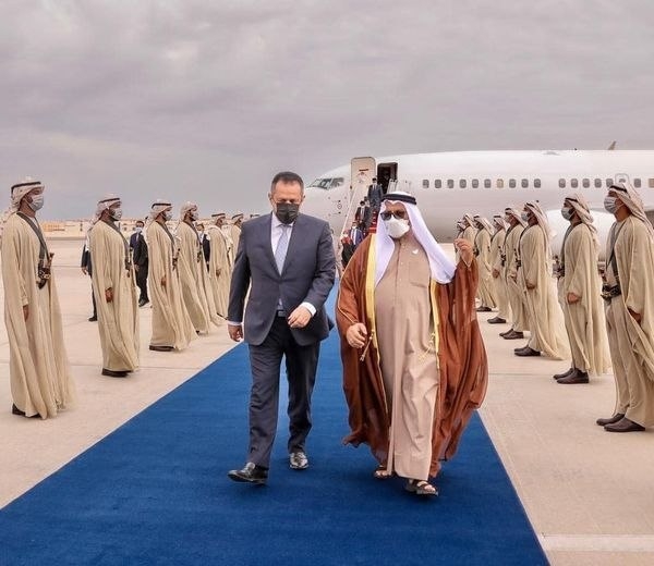 معين عبدالملك يصل أبوظبي بالتزامن مع استمرار عبث الإمارات في سقطرى