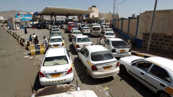 جماعة الحوثي تعتزم استئناف توزيع الغاز على محطات السيارات