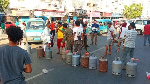 احتجاجات في عدن للمطالبة بتوفير الغاز المنزلي