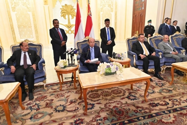 دعا لتوحيد الصف.. الرئيس هادي يؤكد على التمسك بالمرجعيات الثلاث في حل الأزمة اليمنية