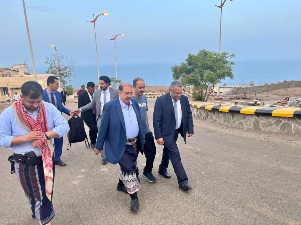 رئيس مجلس الشورى يصل العاصمة المؤقتة عدن