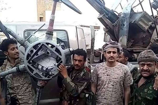 قوات الجيش تُسقط طائرة مسيّرة للحوثيين شمالي تعز