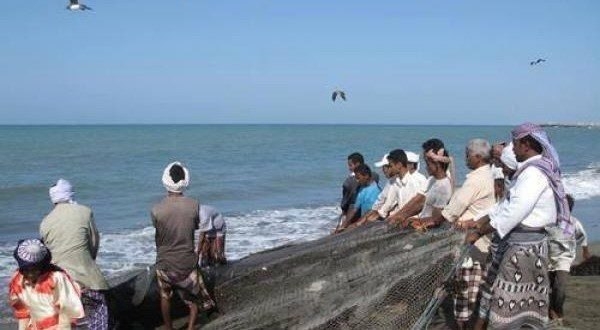 جماعة الحوثي تتهم التحالف باختطاف 18 صيادا يمنيا في البحر الأحمر