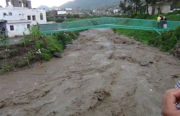 توقعات بهطول أمطار متفاوتة على المرتفعات الجبلية وأجواء حارة ومغبرة نسبيًا