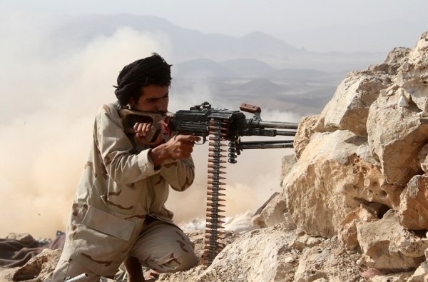 الجيش يعلن مقتل وإصابة ستة من جنوده بنيران الحوثيين