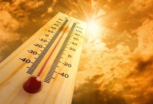 مركز الأرصاد يحذر من أجواء حارة ومغبرة في المناطق الصحراوية والهضاب الداخلية
