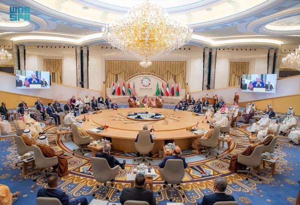 ولي عهد الكويت يؤكد دعمه لتحقيق الاستقرار في اليمن
