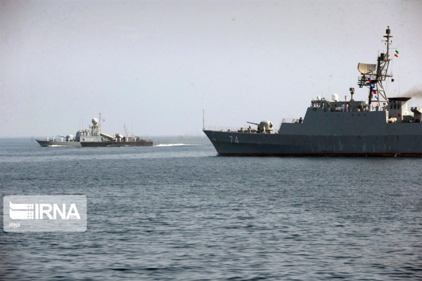 البحرية الإيرانية تطلق النار على مسلحين في مضيق باب المندب
