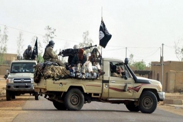 مسؤول يمني: تنظيم القاعدة نقل خمسة مختطفين أمميين إلى خارج أبين