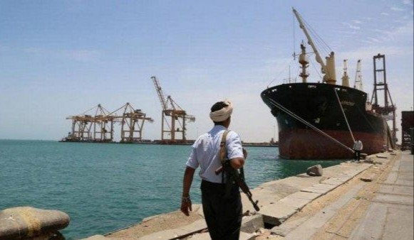 وزير الخارجية يعلن وصول 50 سفينة وقود إلى ميناء الحديدة منذ بدء الهدنة