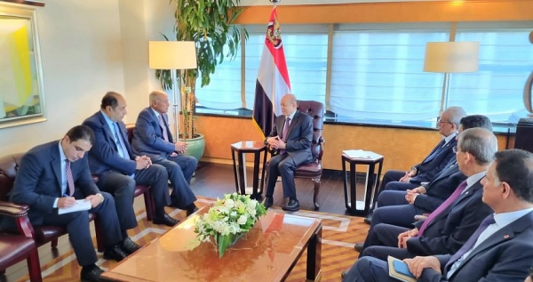 الجامعة العربية تؤكد دعمها للحكومة اليمنية وجهودها في استعادة الدولة 