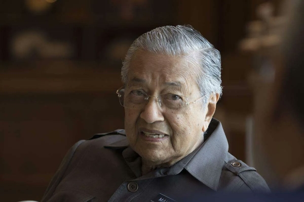 مهاتير محمد يخوض الانتخابات العامة الماليزية بسن الـ97